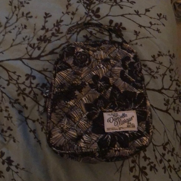 Lunch box - Picture 1 of 2